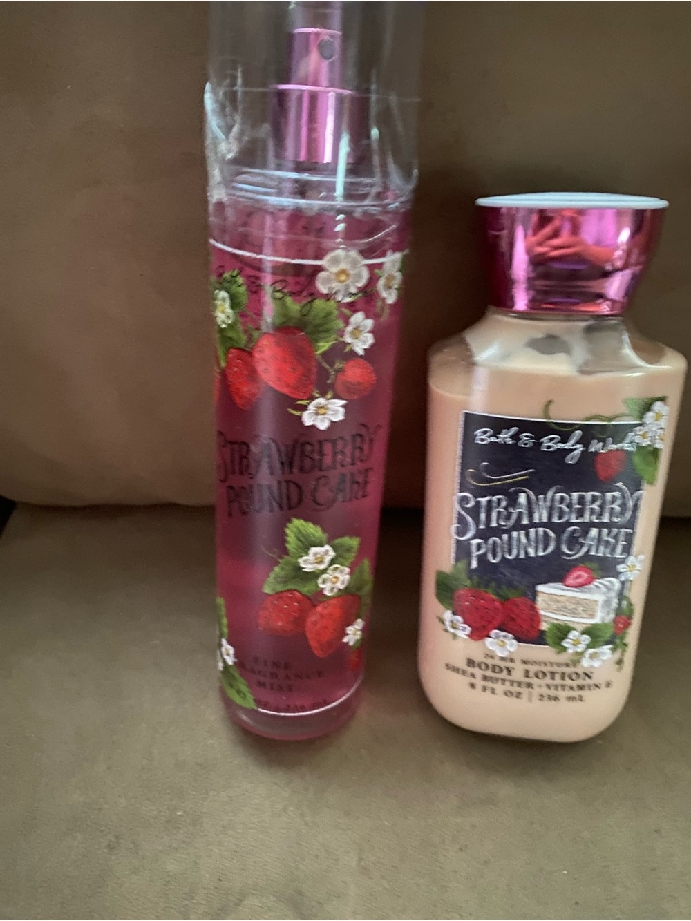 Bath & Body Works Strawberry Pound Cake Pink & Cream Fragrance Set